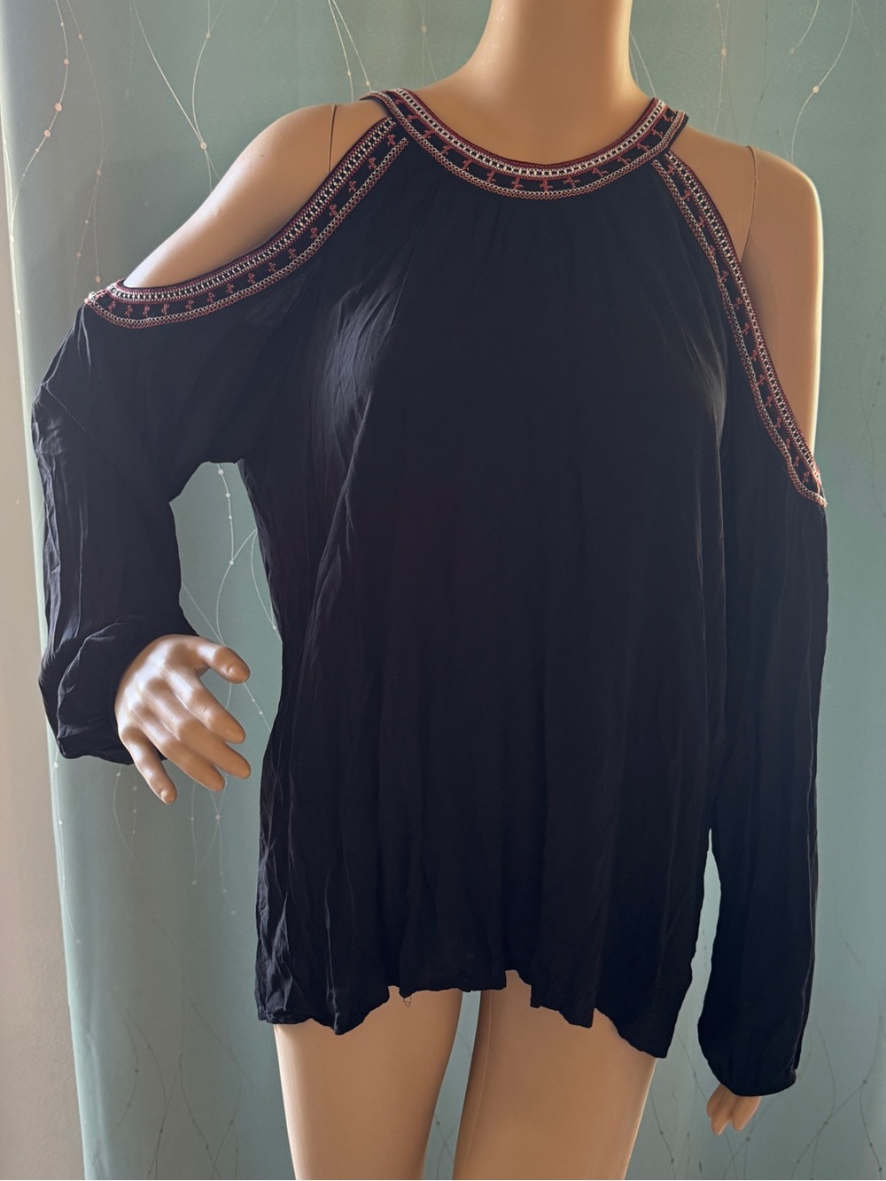 Express Cold Shoulder Embroidered Rayon Boho Top | Black | Size Medium